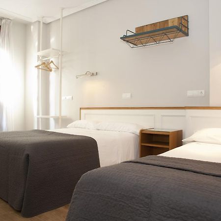 Apartamentos Sabinas Don Jaime Zaragoza Szoba fotó