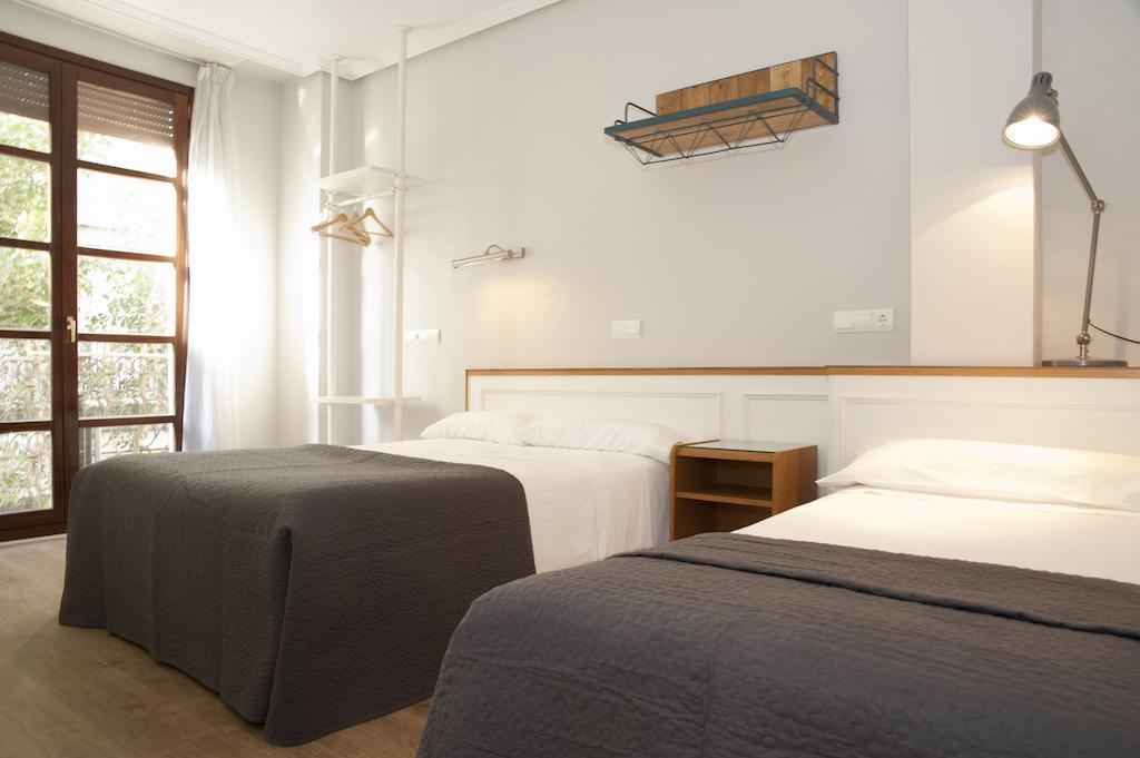 Apartamentos Sabinas Don Jaime Zaragoza Szoba fotó