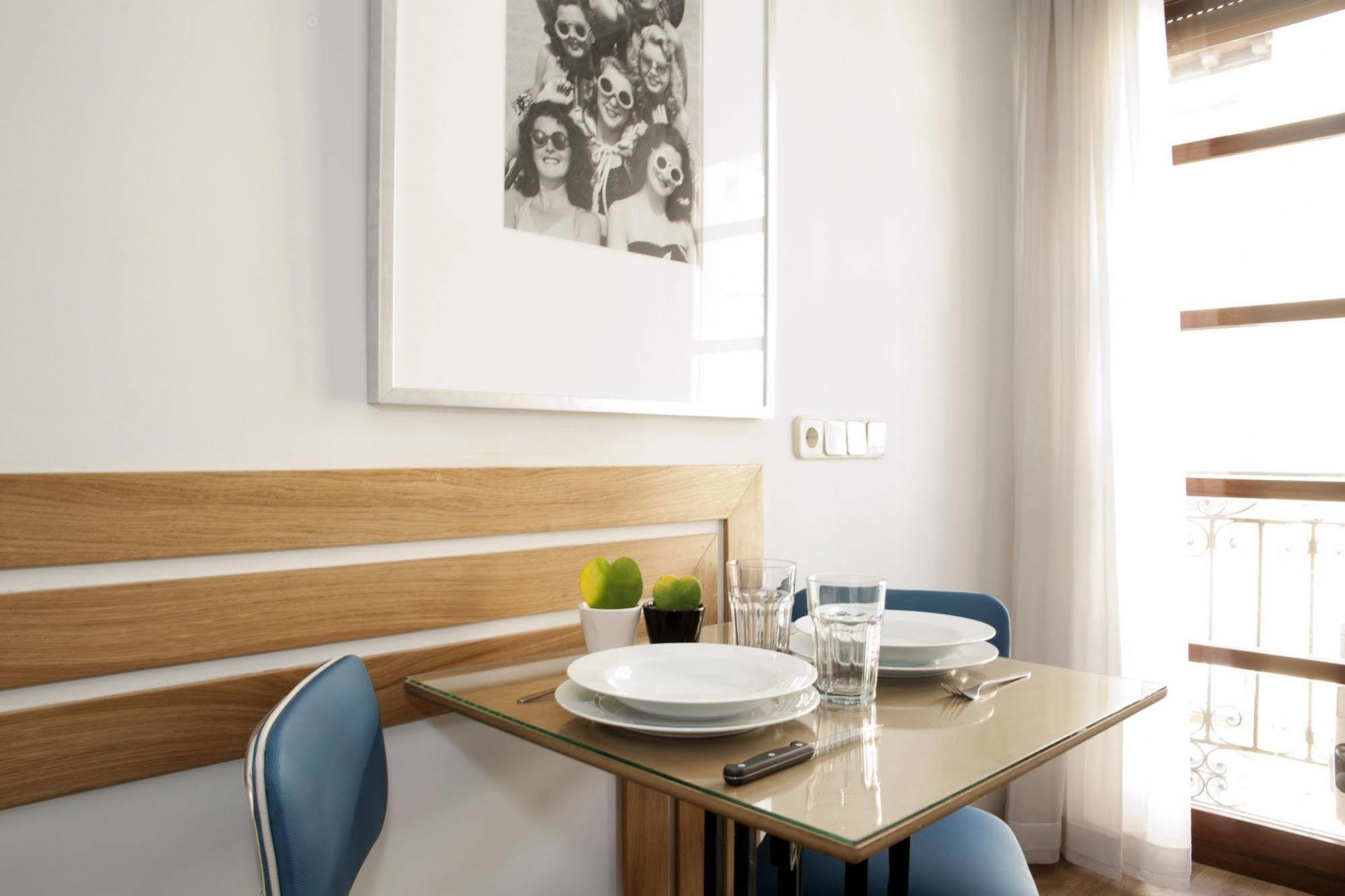Apartamentos Sabinas Don Jaime Zaragoza Kültér fotó